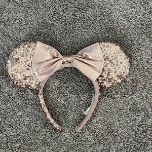 Disney rose gold sequin Minnie ears perfect for your Disney trip